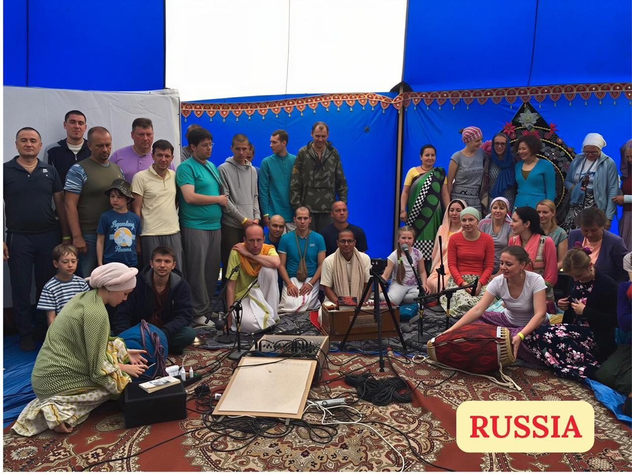 Brajsundar Das leading kirtan with devotees in Russia